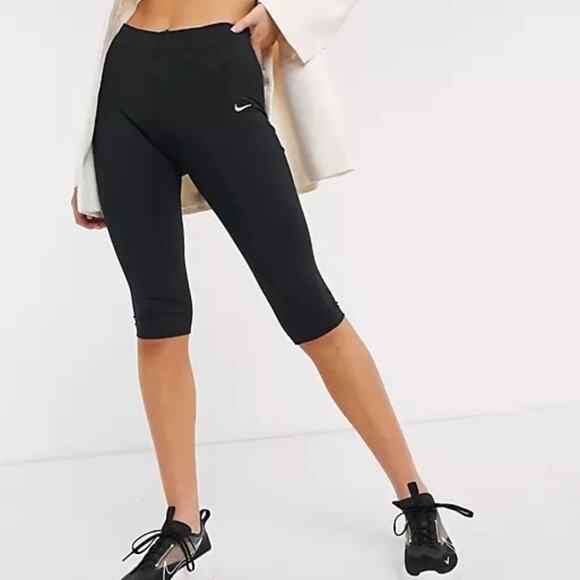 NIKE Women's Black Power Essential Dri-FIT Running Crops Sz M - Picture 1 of 6